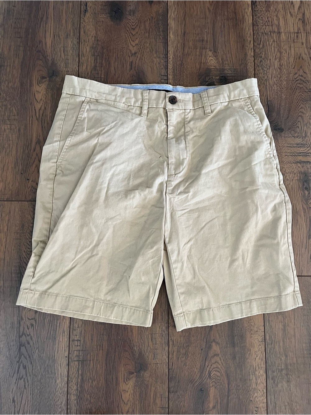 Tommy Hilfiger Men's Beige Flat Front Chino Shorts